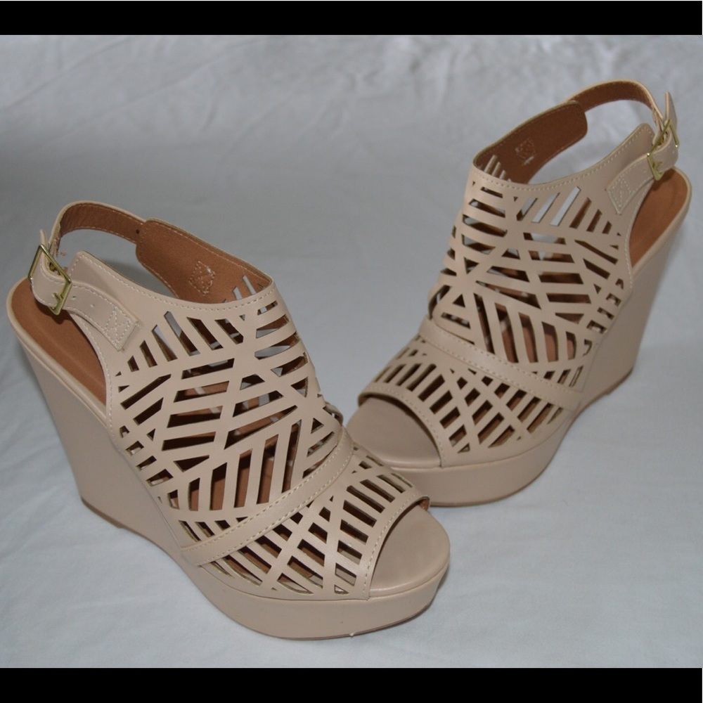 Nude Wedges